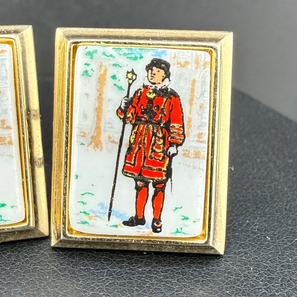 Vintage Shields Cufflinks Gold Tone Enamel Beefeater Yeoman Warder